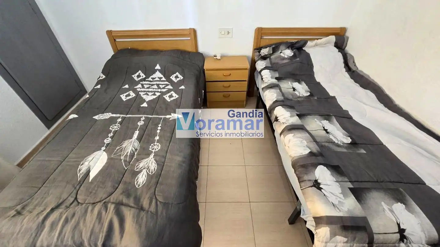 Habitación de Apartamento en venta en Gandia con Amueblado y Piscina comunitaria