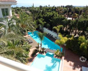 Swimming pool of Attic to rent in Marbella  with Air Conditioner, Heating and Terrace