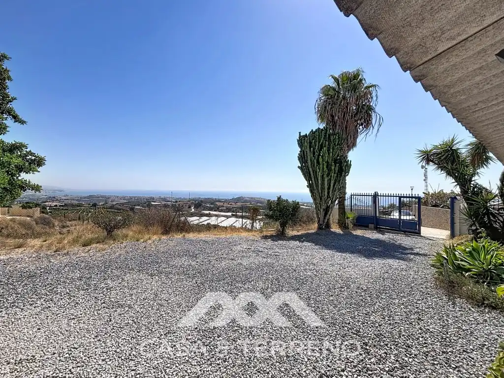 Detached house with garden for sale in Arroyo Arroyo Del Buho (Almayate), imagen 2