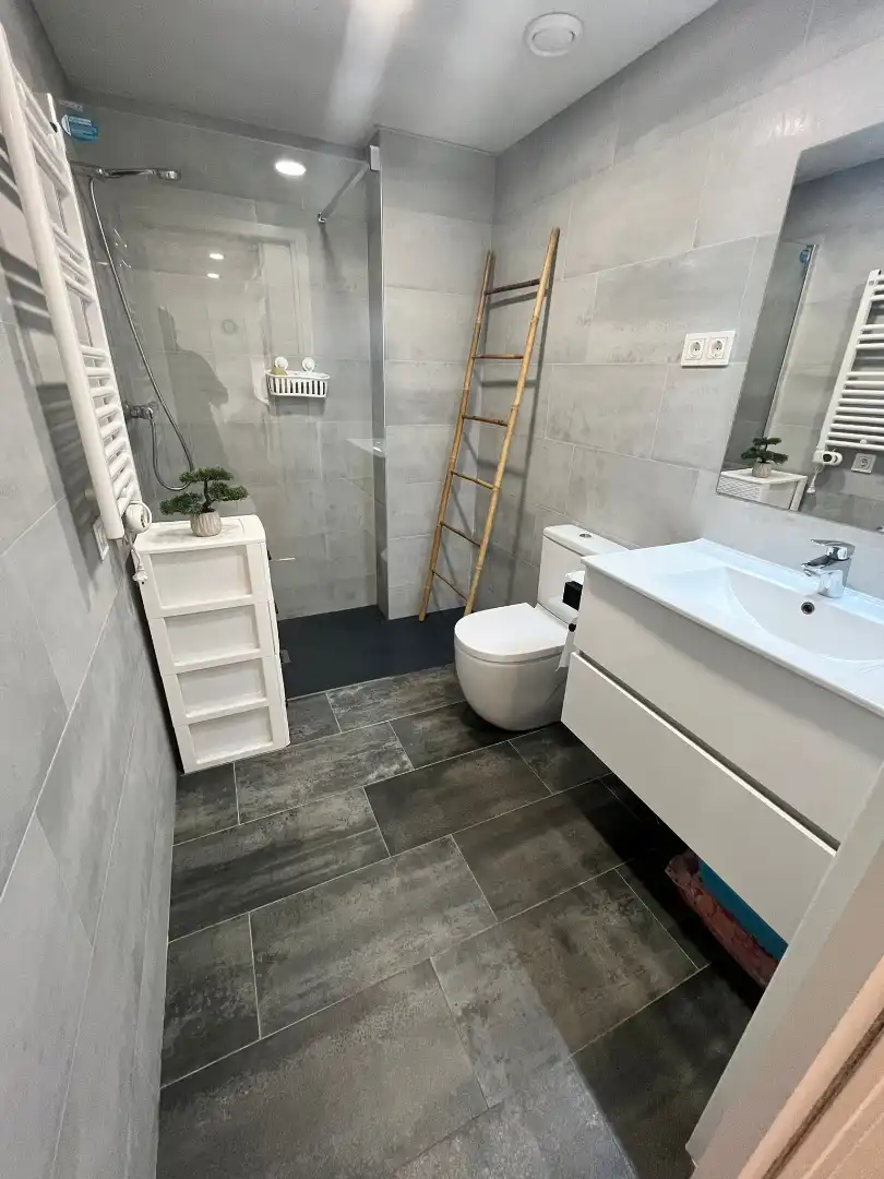 Bathroom of Flat for sale in Cubelles  with Air Conditioner, Parquet flooring and Terrace