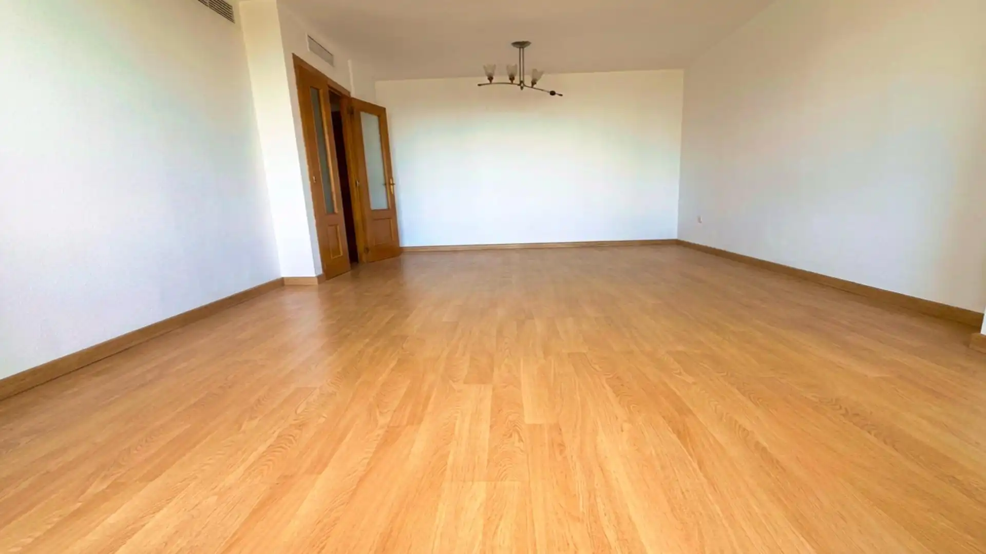 Sala d'estar de Pis en venda en Benidorm amb Aire condicionat, Jardí privat i Terrassa