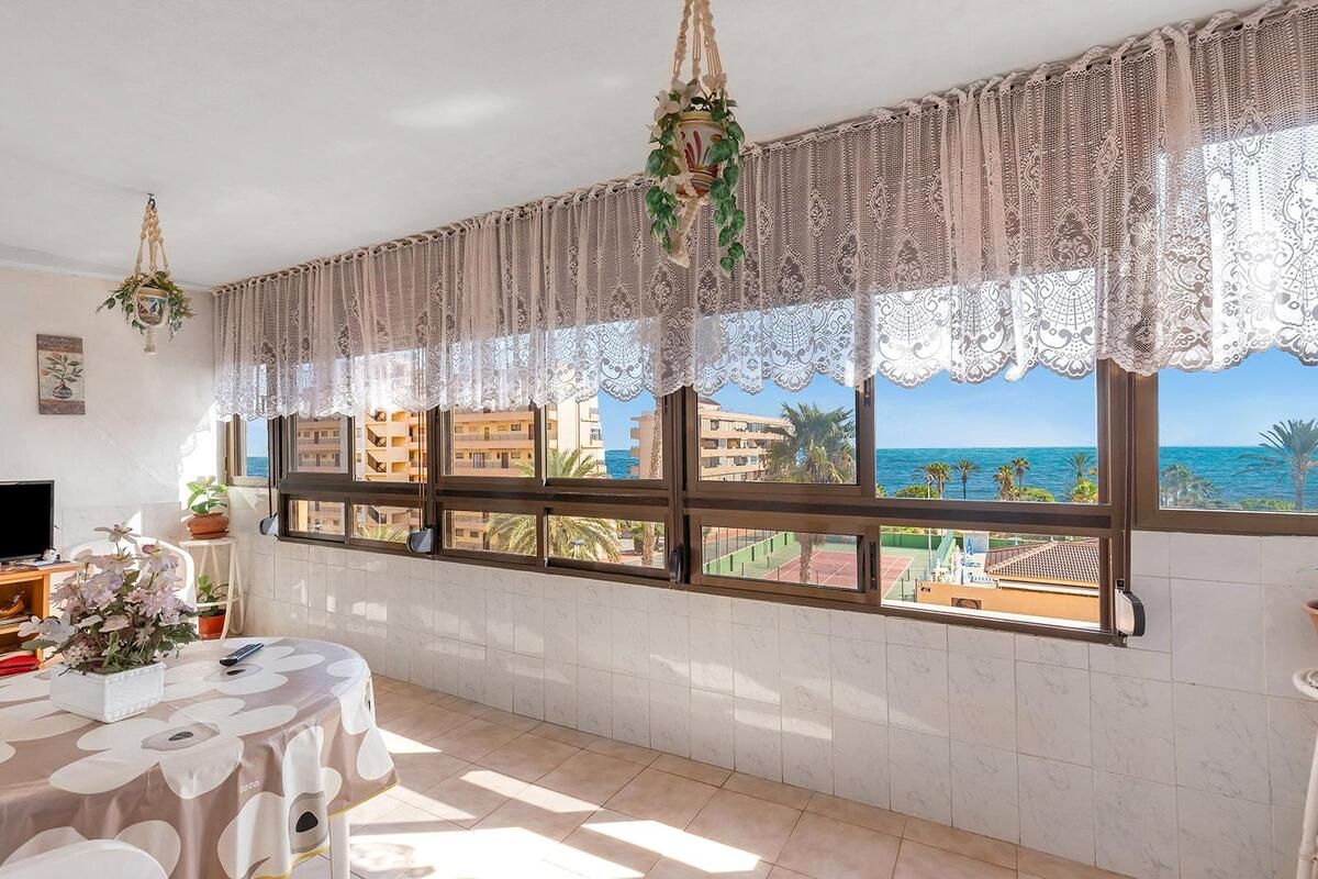 Bedroom of Apartment for sale in Torrevieja  with Terrace and Furnished
