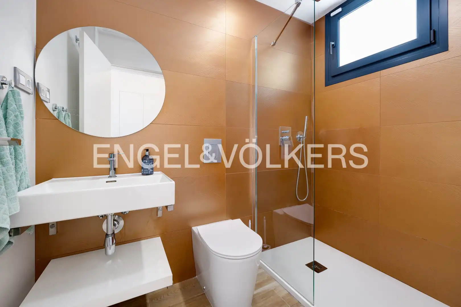 Baño de Casa o chalet en venta en Torrevieja con Aire acondicionado, Calefacción y Jardín privado