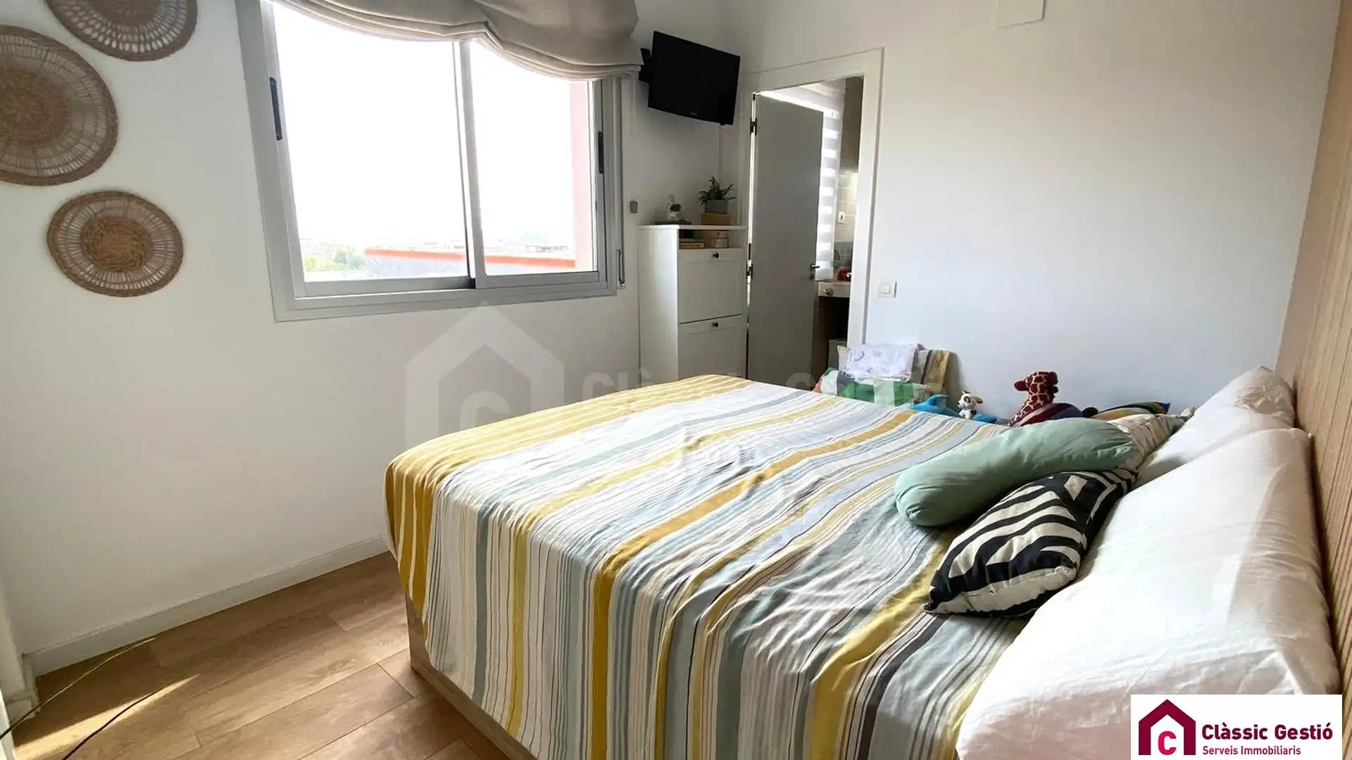 Bedroom of Flat for sale in Terrassa  with Air Conditioner, Heating and Balcony