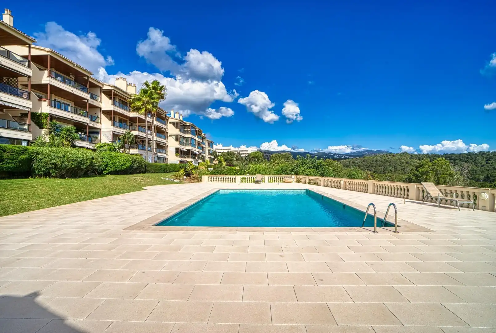 Swimming pool of Flat for sale in  Palma de Mallorca  with Air Conditioner, Private garden and Parquet flooring