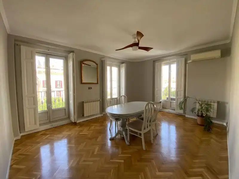 Flat for rent in FUENCARRAL , Trafalgar