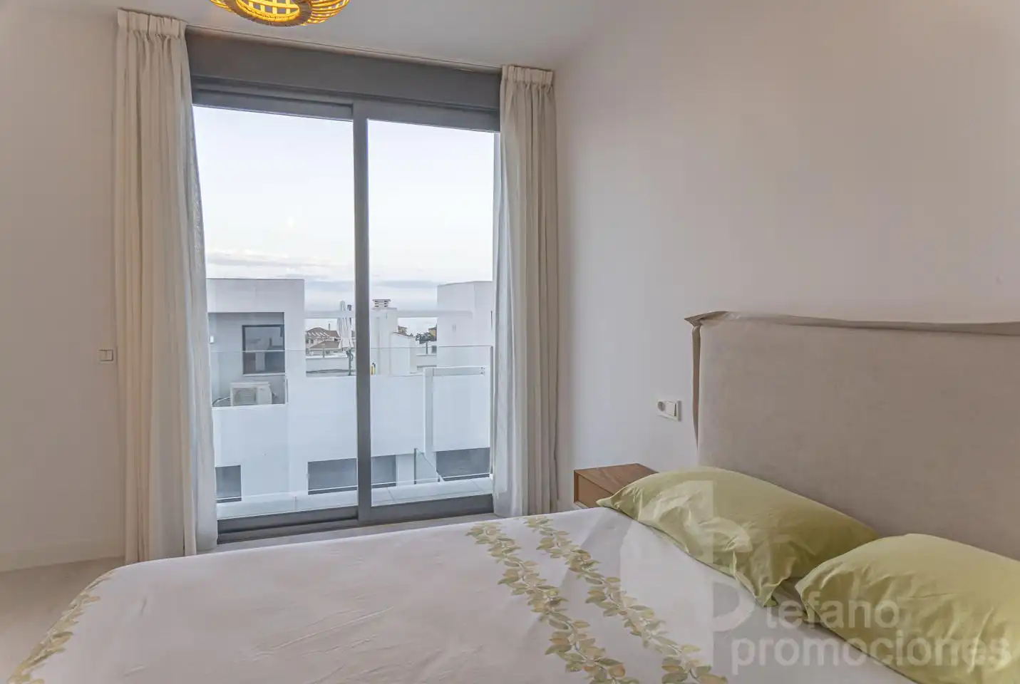 Habitación de Casa adosada en venta en Rincón de la Victoria con Terraza y Piscina comunitaria