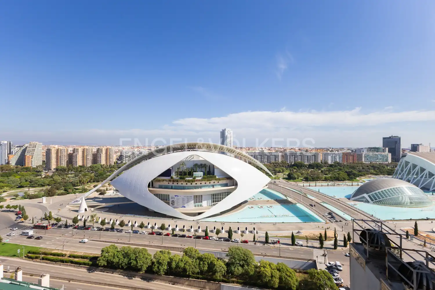 Exterior view of Attic for rent in Valencia  with Air Conditioner, Heating and Parquet flooring