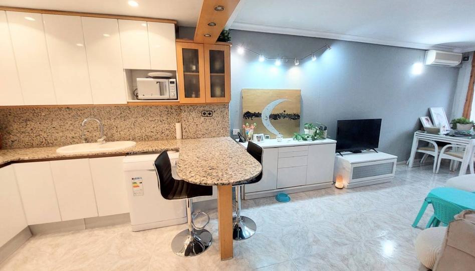 Foto 1 de Piso en venta en Les Arenes - La Grípia  Can Montllor, Barcelona