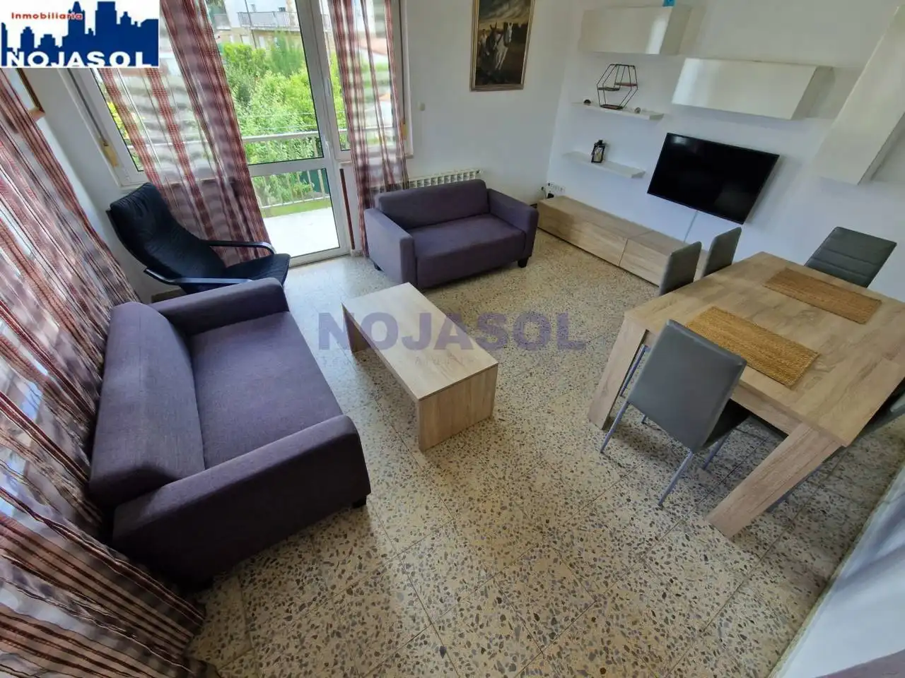 Wohnzimmer von Einfamilien-Reihenhaus zur Miete in Noja mit Heizung, Privatgarten und Terrasse