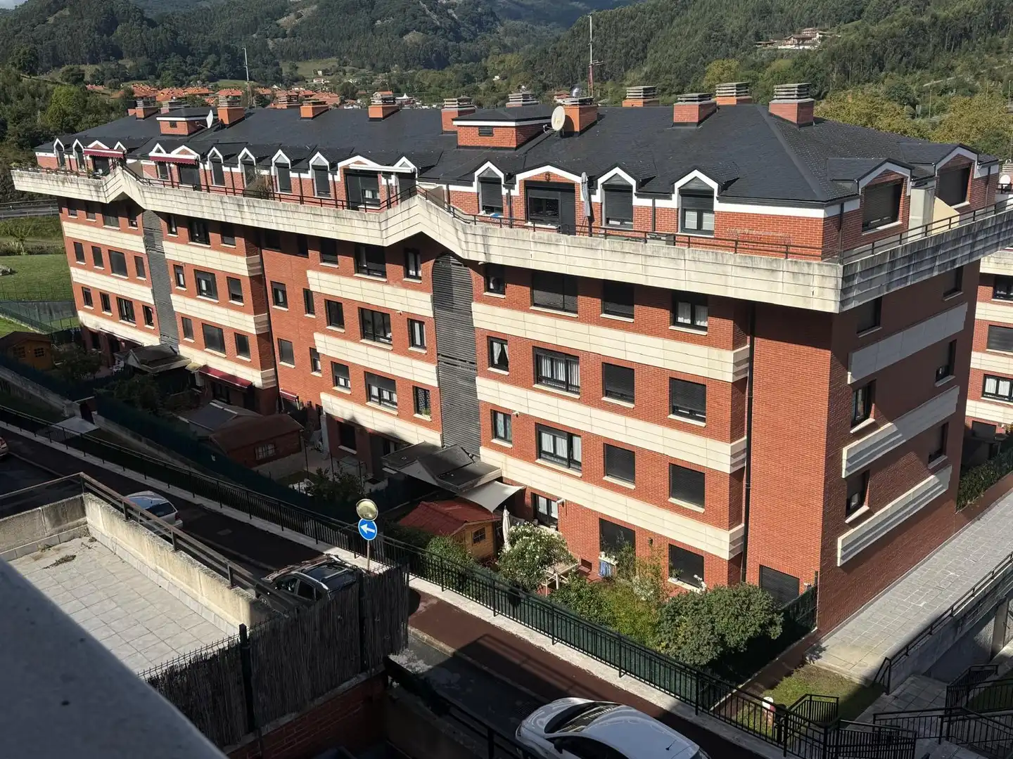 Außenansicht von Wohnung zum Verkauf in Castro-Urdiales mit Schwimmbad