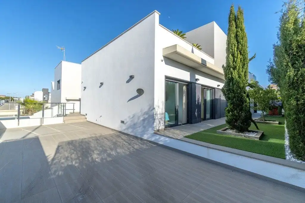 Villa mit Terrasse zum Verkauf in Calle Juan Marsé
