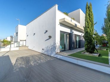 Villa mit Balkon zum Verkauf in Calle Juan Marsé