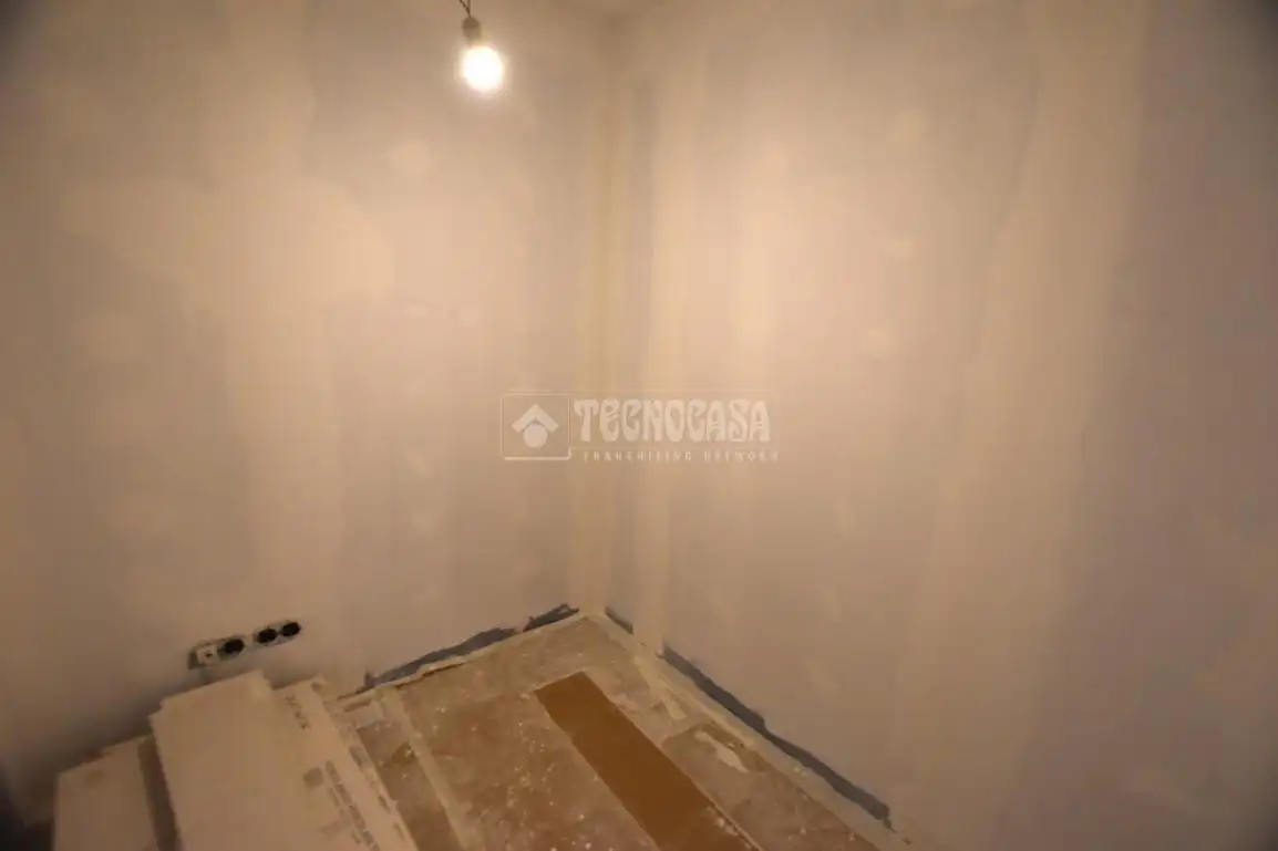 Bany de Local en venda en Getafe amb Calefacció