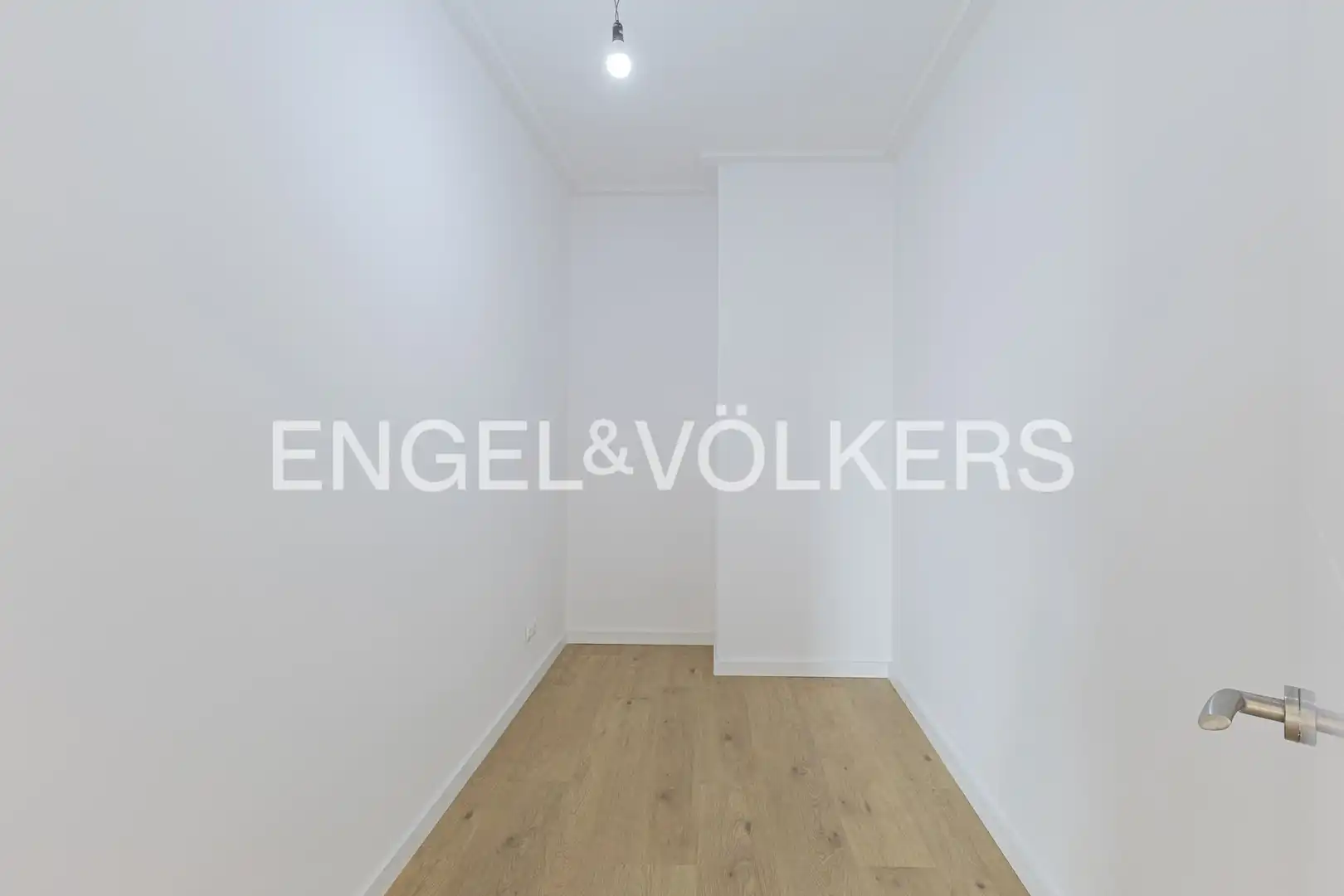 Wohnung zur Miete in Barcelona mit Klimaanlage, Heizung und Parkett
