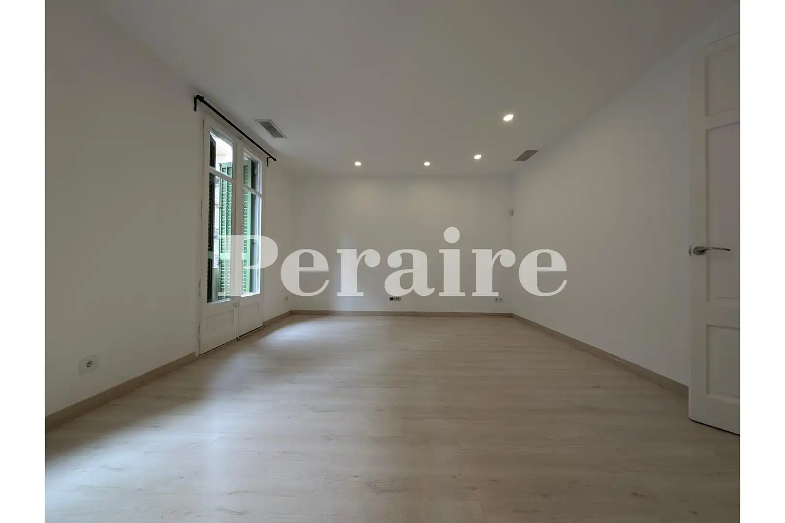 Flat with terrace to rent in Calle Rocafort 80, imagen 12