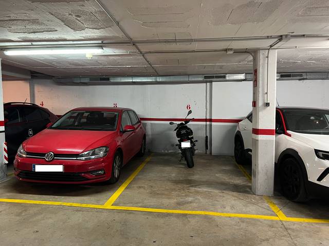 Garaje en Alquiler en Carrer de Viladecans, 12 en Casablanca