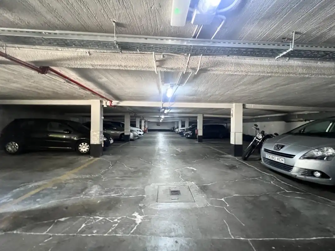 Parking of Flat for rent in Madrid  with Air Conditioner, Heating and Swimming Pool