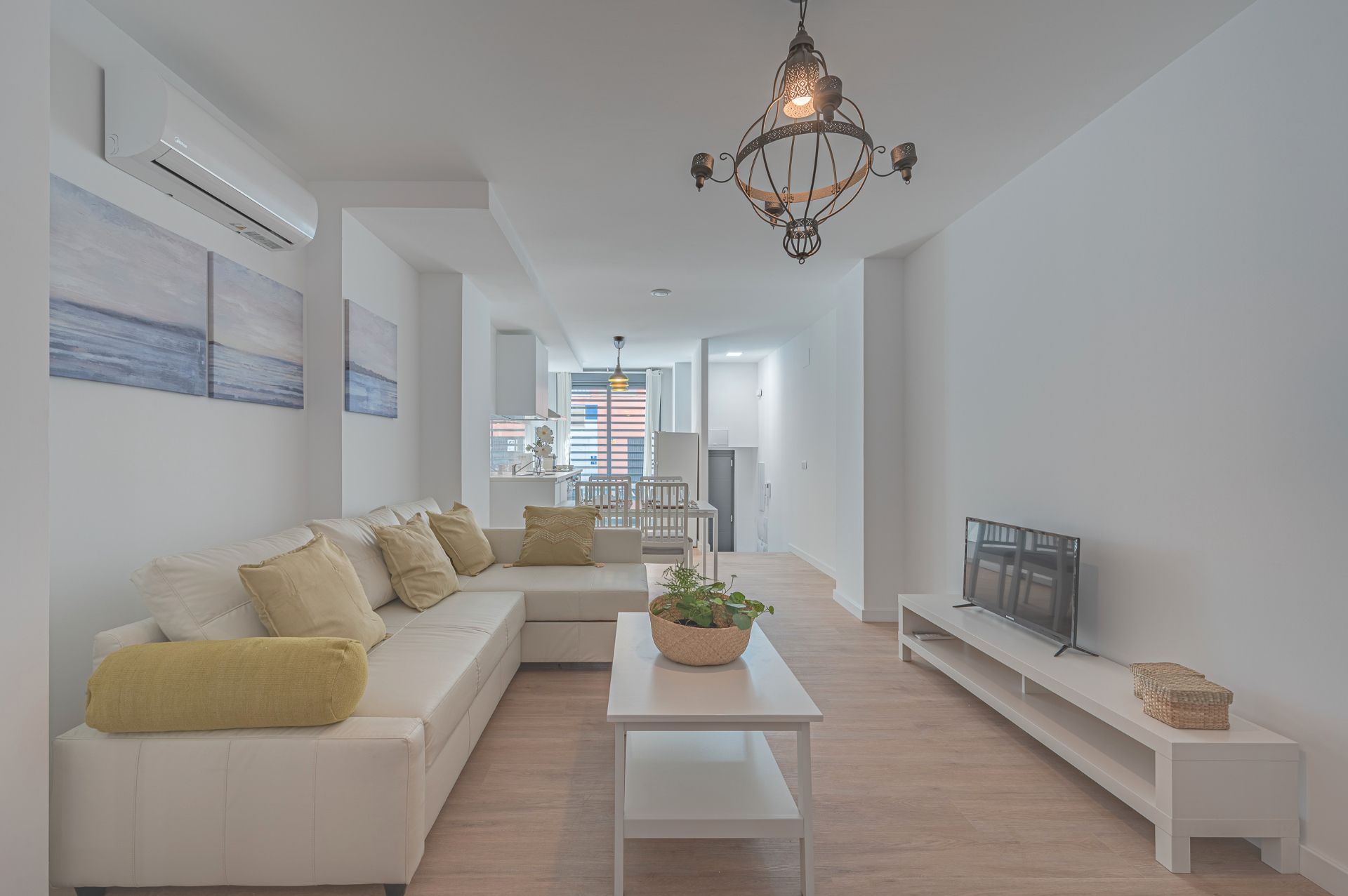Sala d'estar de Apartament de lloguer en Málaga Capital amb Aire condicionat, Parquet i Moblat