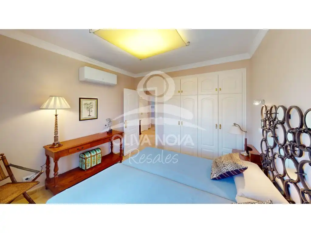 Habitación de Casa o chalet en venta en Oliva con Terraza y Piscina
