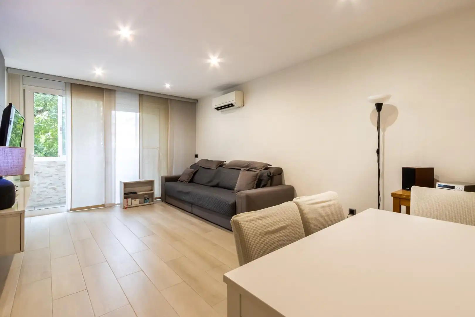 Sala de estar de Planta baja en venta en Santa Perpètua de Mogoda, Barcelona