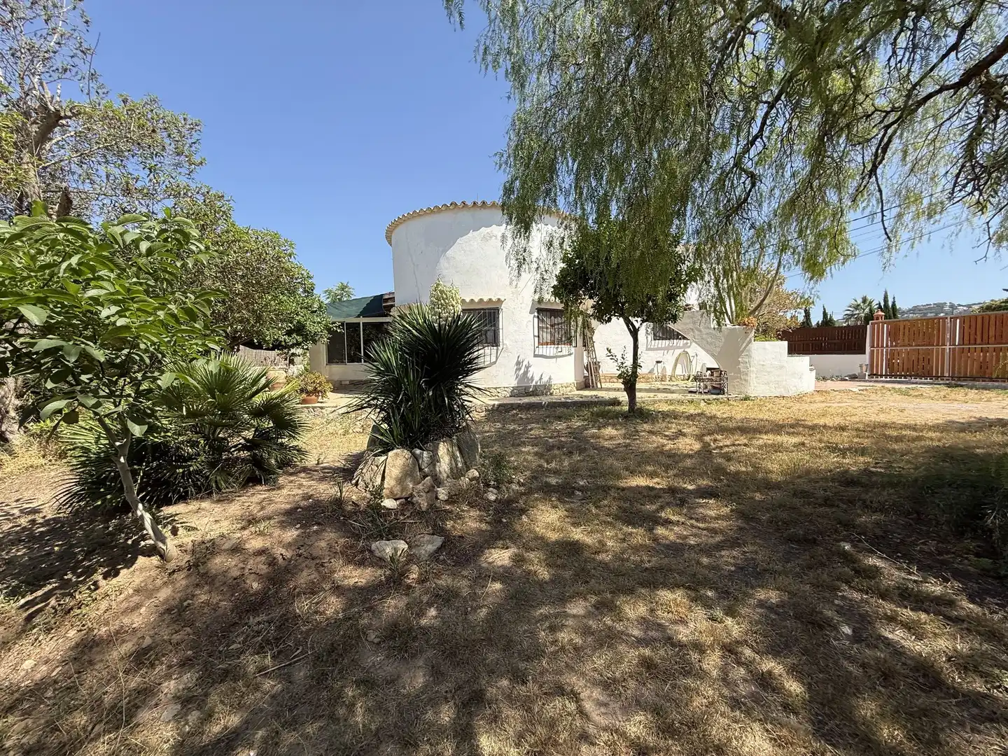 Vista exterior de Finca rústica en venta en Santa Eulària des Riu con Aire acondicionado, Calefacción y Jardín privado
