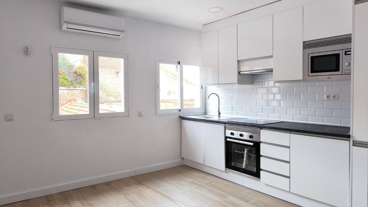 Kitchen of Flat for sale in  Madrid Capital  with Air Conditioner, Heating and Terrace