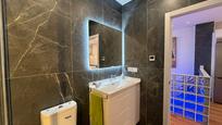 Bathroom of Flat for sale in  Madrid Capital  with Air Conditioner