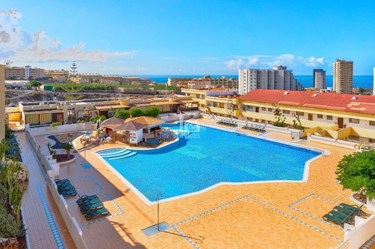 Piscina de Planta baixa en venda en Adeje amb Aire condicionat, Terrassa i Moblat
