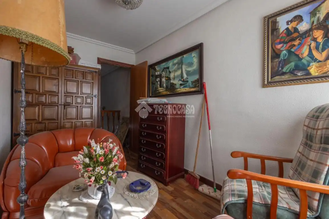Casa aparellada en venda a Girón, imagen 16