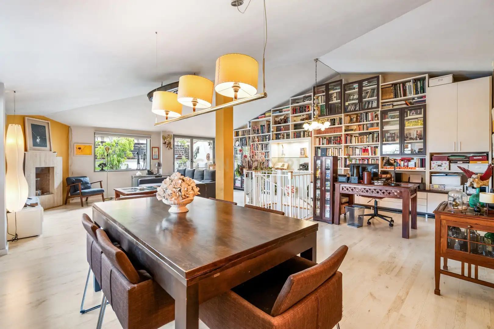 Menjador de Apartament en venda en Sant Joan Despí amb Aire condicionat i Piscina comunitària