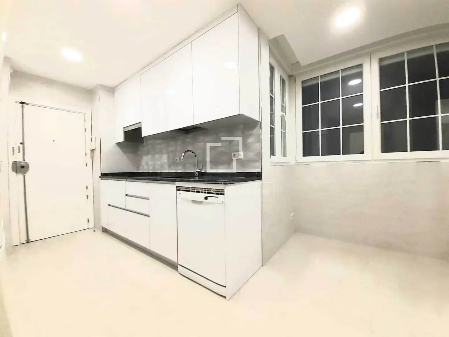 Kitchen of Flat for rent in Madrid  with Air Conditioner, Heating and Private garden