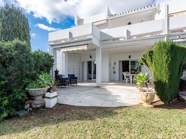 Piano terra con piscina in vendita a Nueva Andalucía
