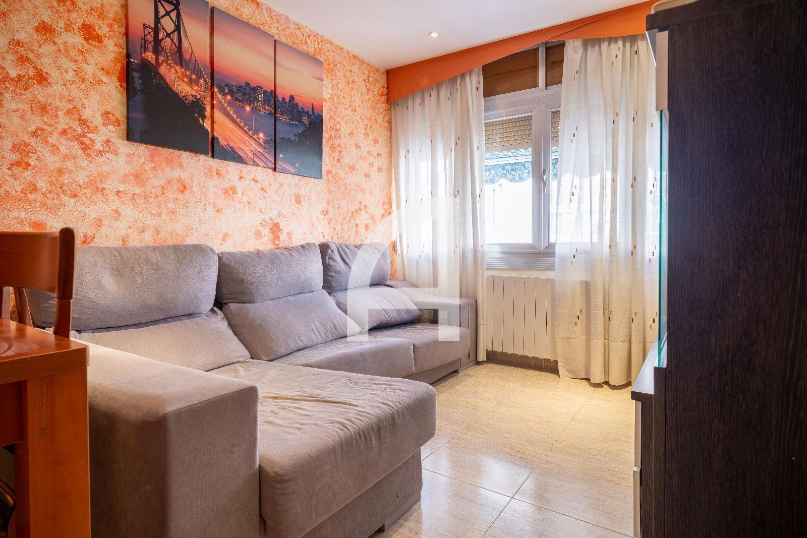 Living room of Flat for sale in Cornellà de Llobregat  with Air Conditioner, Heating and Furnished