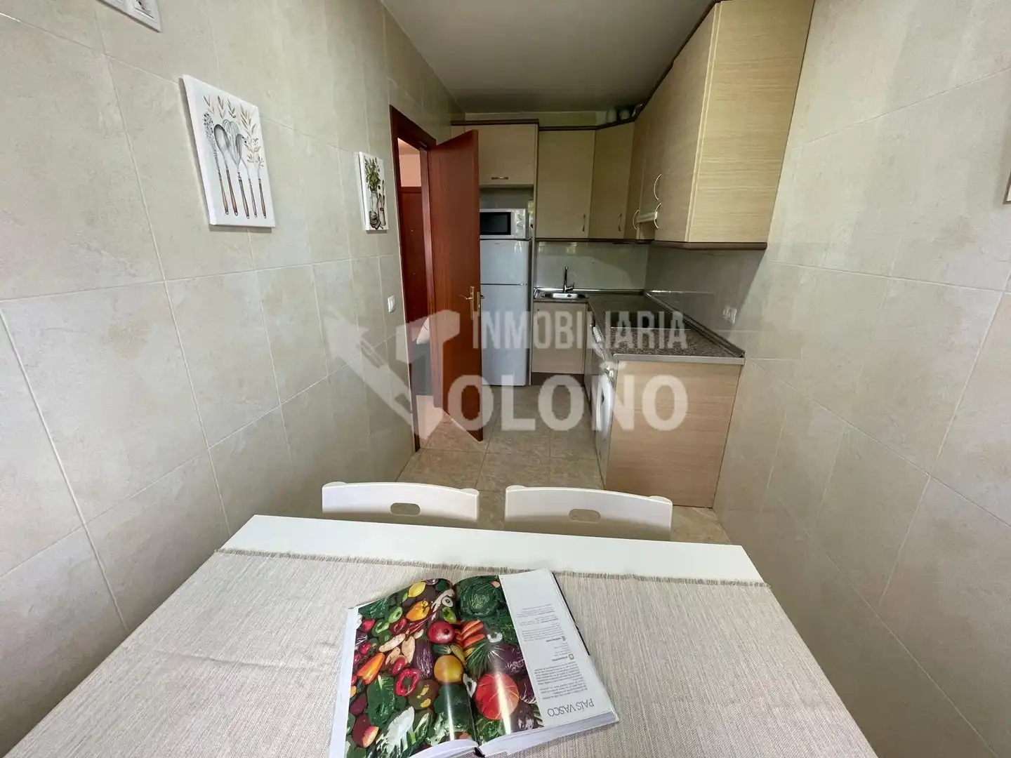 Cocina de Apartamento en venta en Castañares de Rioja con Calefacción, Terraza y Trastero