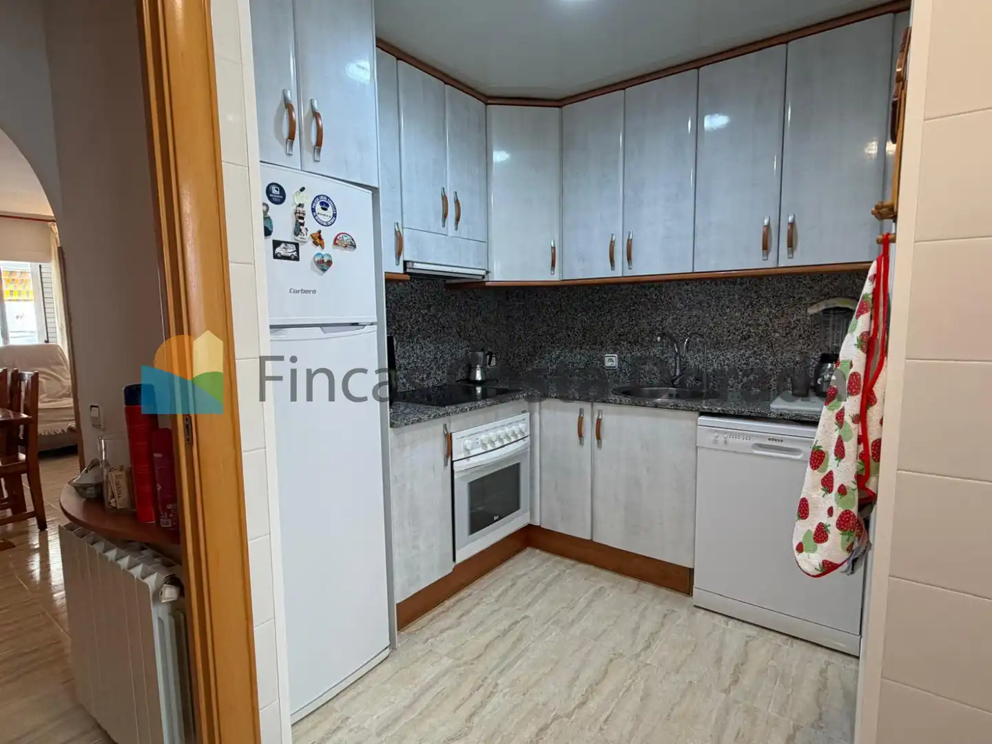 Cuina de Casa adosada en venda en Cubelles amb Aire condicionat, Calefacció i Jardí privat