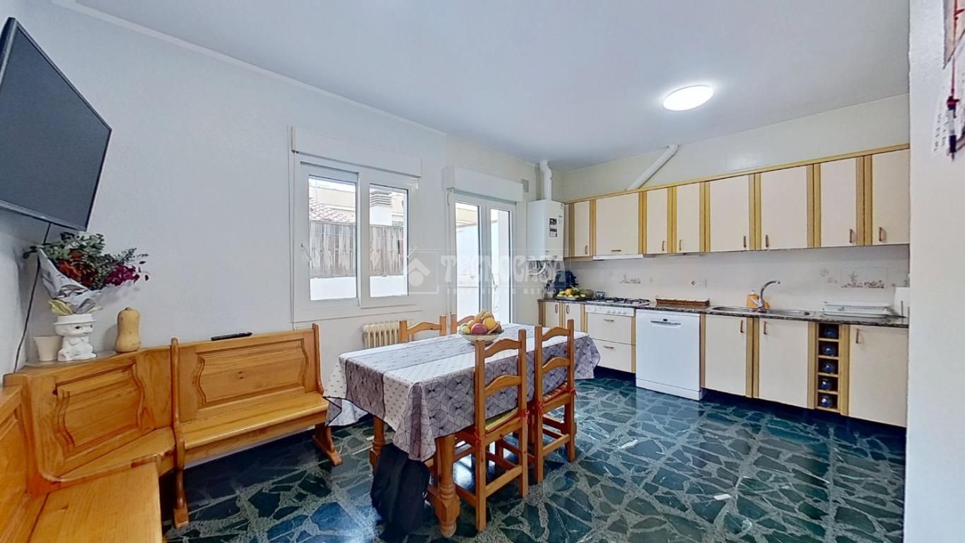 Kitchen of Single-family semi-detached for sale in Cerdanyola del Vallès  with Heating and Terrace