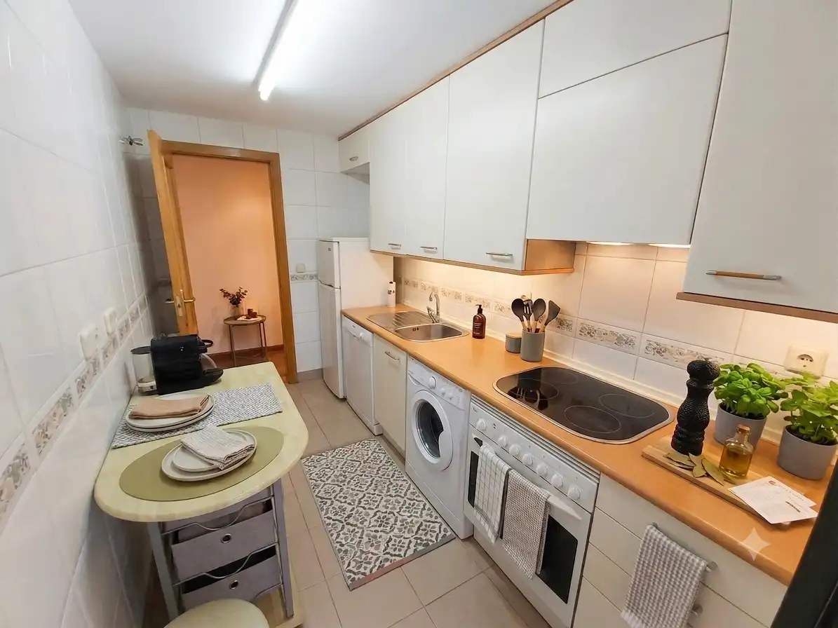 Küche von Wohnung zur Miete in Madrid mit Klimaanlage, Heizung und Parkett