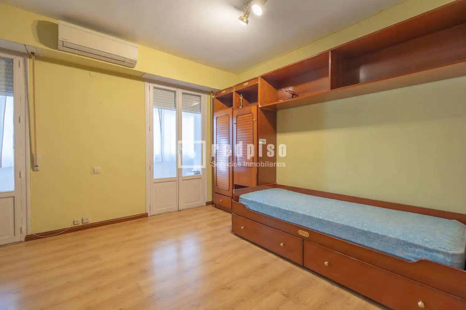 Schlafzimmer von Wohnung zum Verkauf in Madrid mit Klimaanlage, Heizung und Terrasse