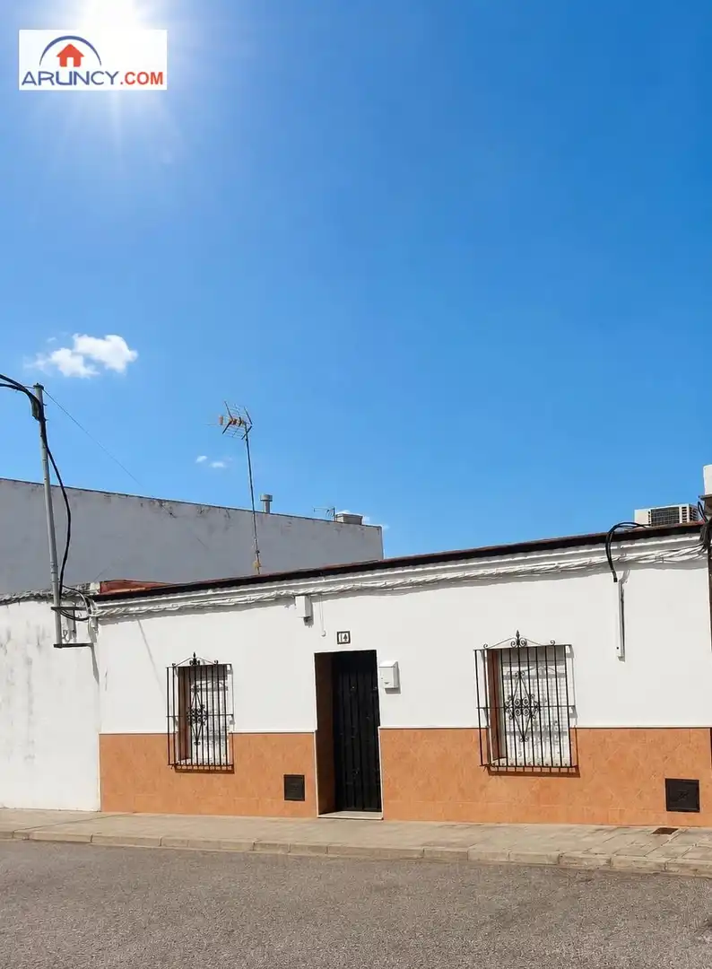 Vista exterior de Casa o xalet en venda en Los Molares amb Aire condicionat, Jardí privat i Traster