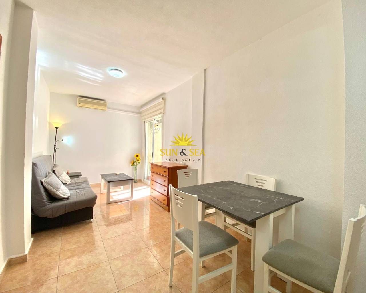 Vista exterior de Apartament de lloguer en Torrevieja amb Aire condicionat, Calefacció i Piscina