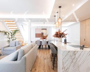 Living room of Duplex to rent in  Madrid Capital  with Air Conditioner, Heating and Parquet flooring