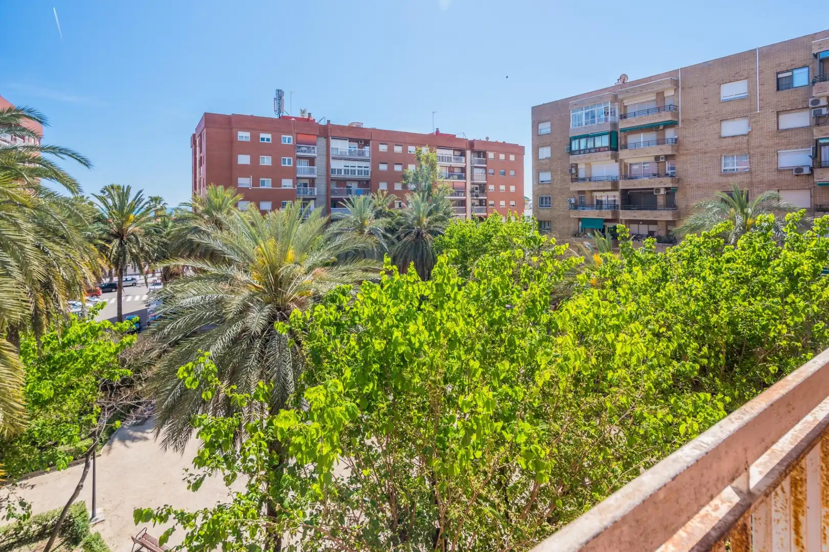 Vista exterior de Pis en venda en Valencia amb Balcó