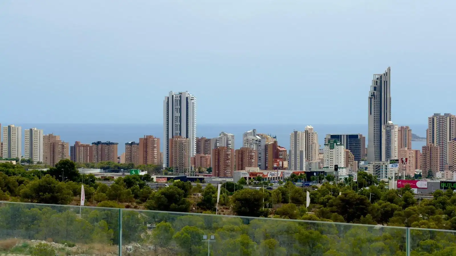 Vista exterior de Apartament de lloguer en Finestrat amb Aire condicionat, Jardí privat i Terrassa