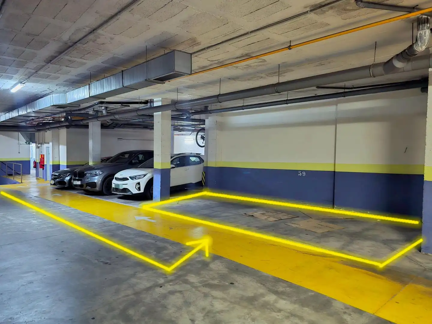 Parking de Apartamento de alquiler en Torremolinos con Aire acondicionado, Calefacción y Jardín privado