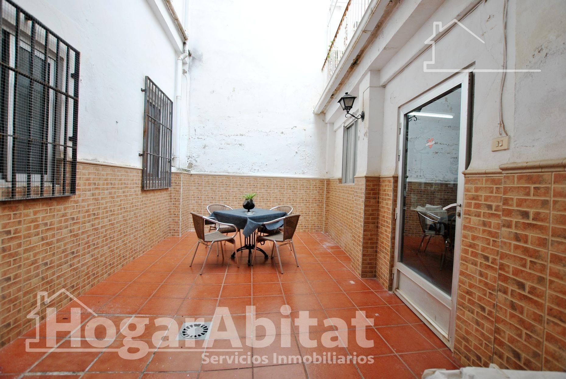 Vista exterior de Pis en venda en Gandia amb Calefacció i Traster