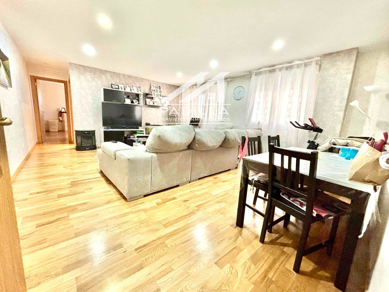 Living room of Flat for sale in El Viso de San Juan  with Air Conditioner, Heating and Storage room