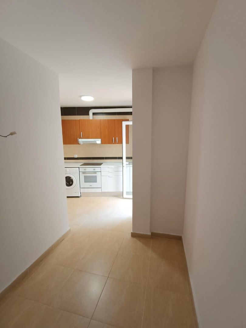 Cocina de Piso de alquiler en San Bartolomé de las Abiertas con Calefacción, Horno y Lavadora