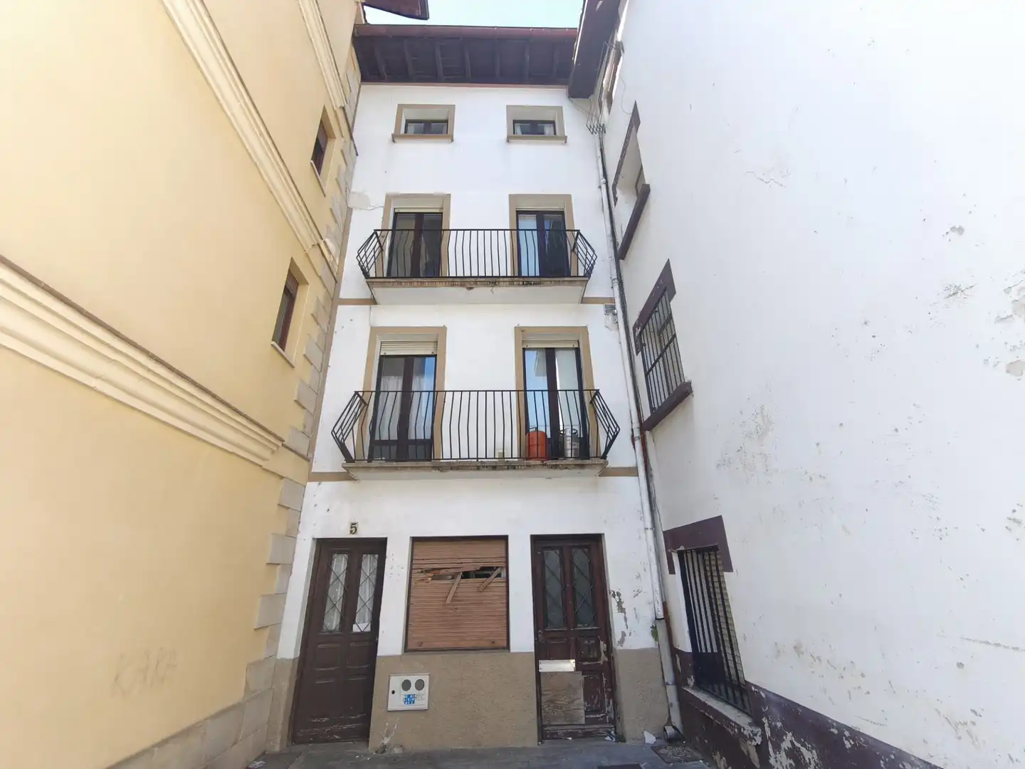 Vista exterior de Casa adosada en venda en Olazti / Olazagutía amb Balcó