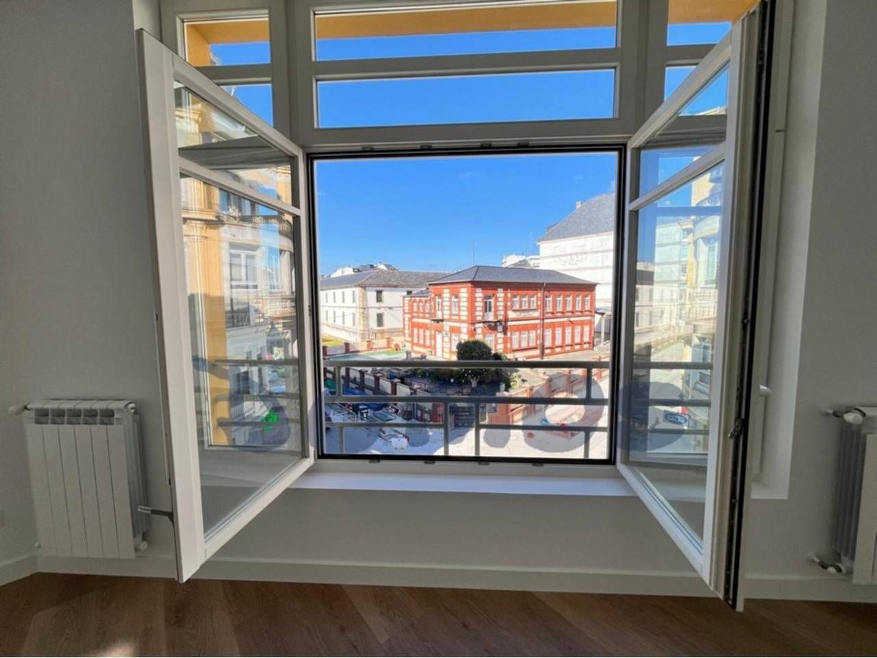 Vista exterior de Pis en venda en Lugo Capital amb Calefacció i Balcó
